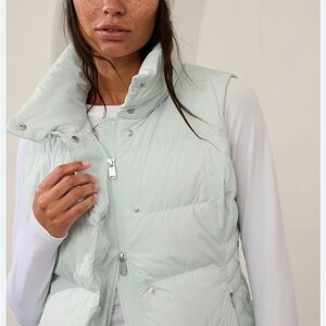 Athleta Downtown Vest Mint Green Puffer Gilet Water Repellent Womens M